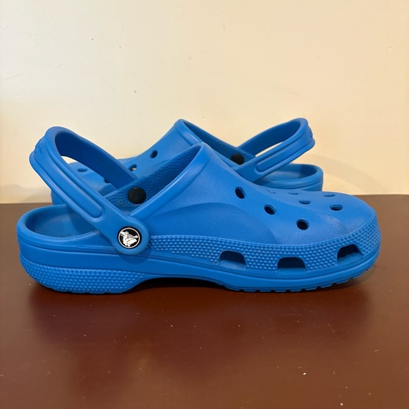 CROCS Adult Unisex Blue Clogs beach shoes W8/M10 summer water slip-ons - Picture 3 of 9